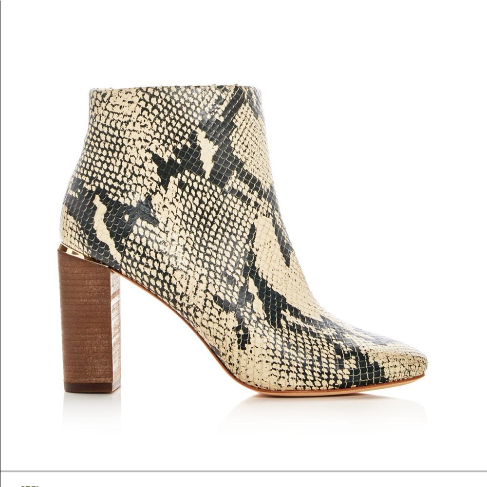 Pour la Victoria Snakeskin Booties